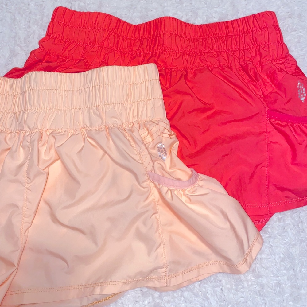 FREE PEOPLE! Get your flirt on shorts. Size small. Never worn!